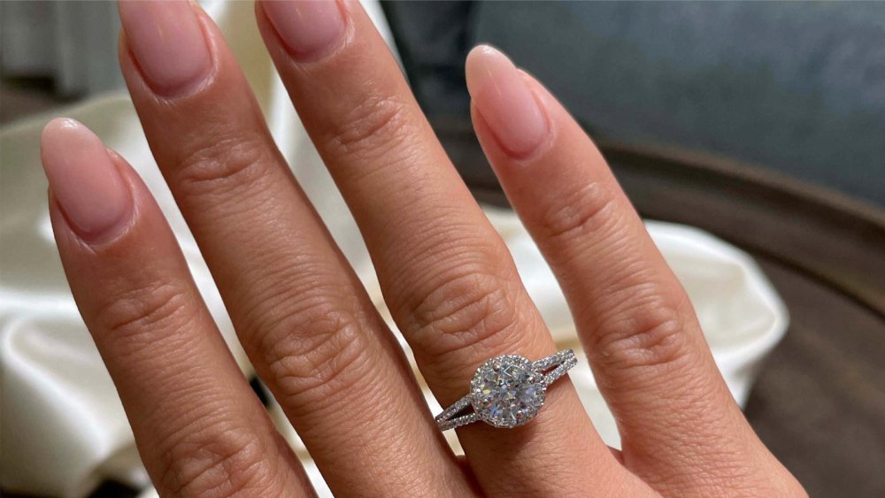 Best round store engagement rings