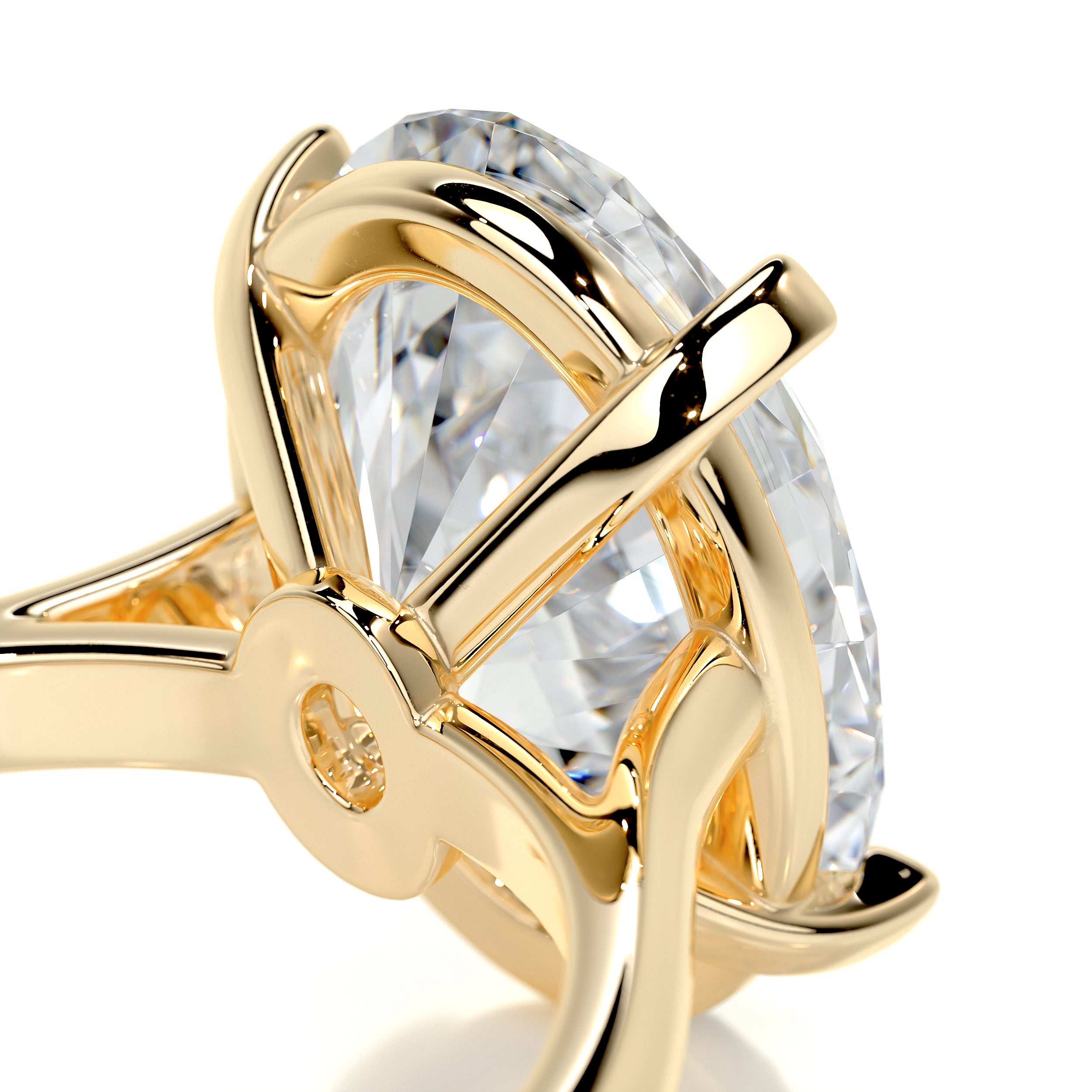 Ozi Moissanite Ring -18K Yellow Gold