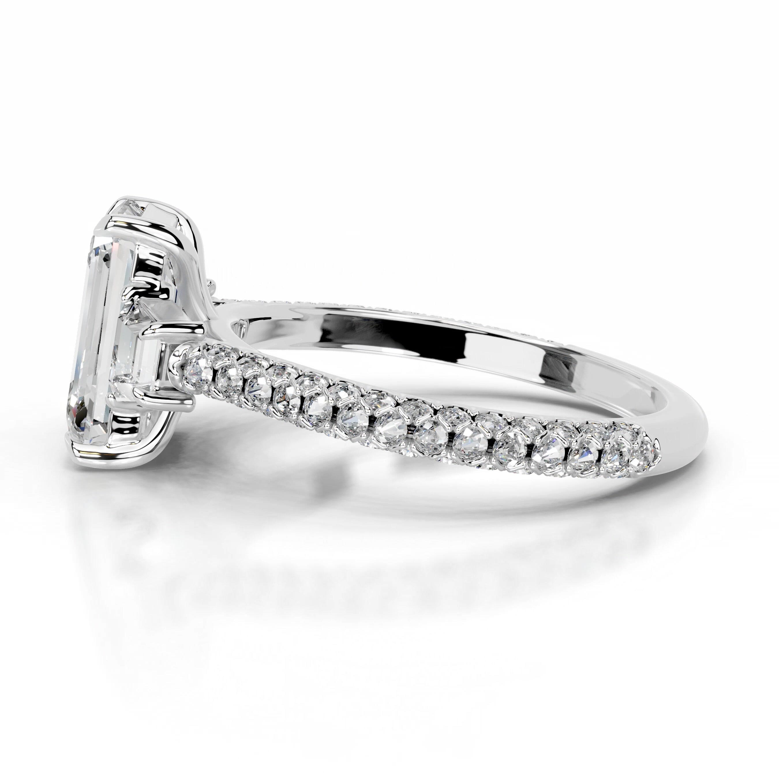 https://bestbrillianceorigin.sirv.com/VIDEOS/Engagement%20Ring/J99850-2W-WD-W-H-00002/J99850-2W-WD-W-H-00002.spin