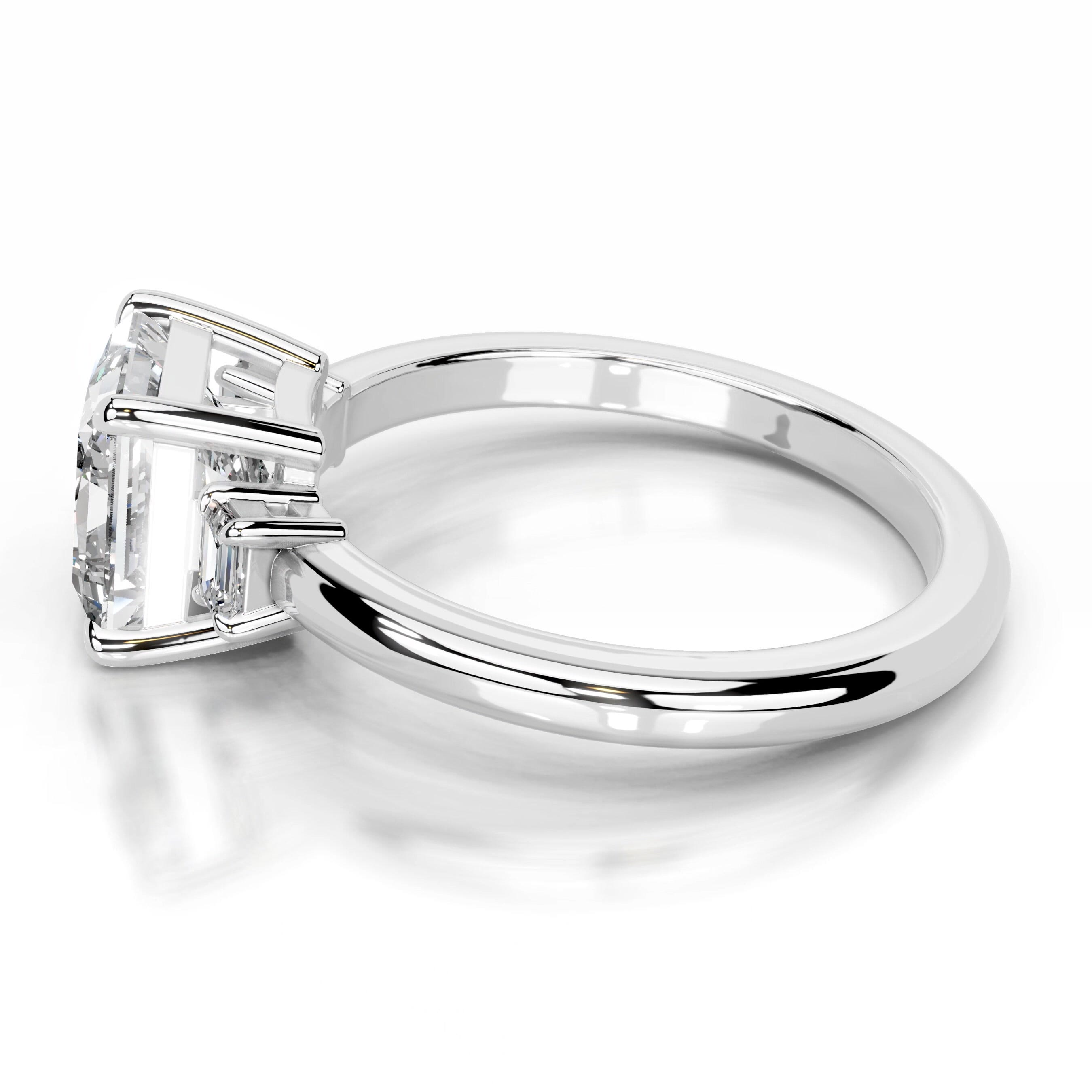 https://bestbrillianceorigin.sirv.com/VIDEOS/Engagement%20Ring/LG99867-2W-WD-W-H-00202/LG99867-2W-WD-W-H-00202.spin