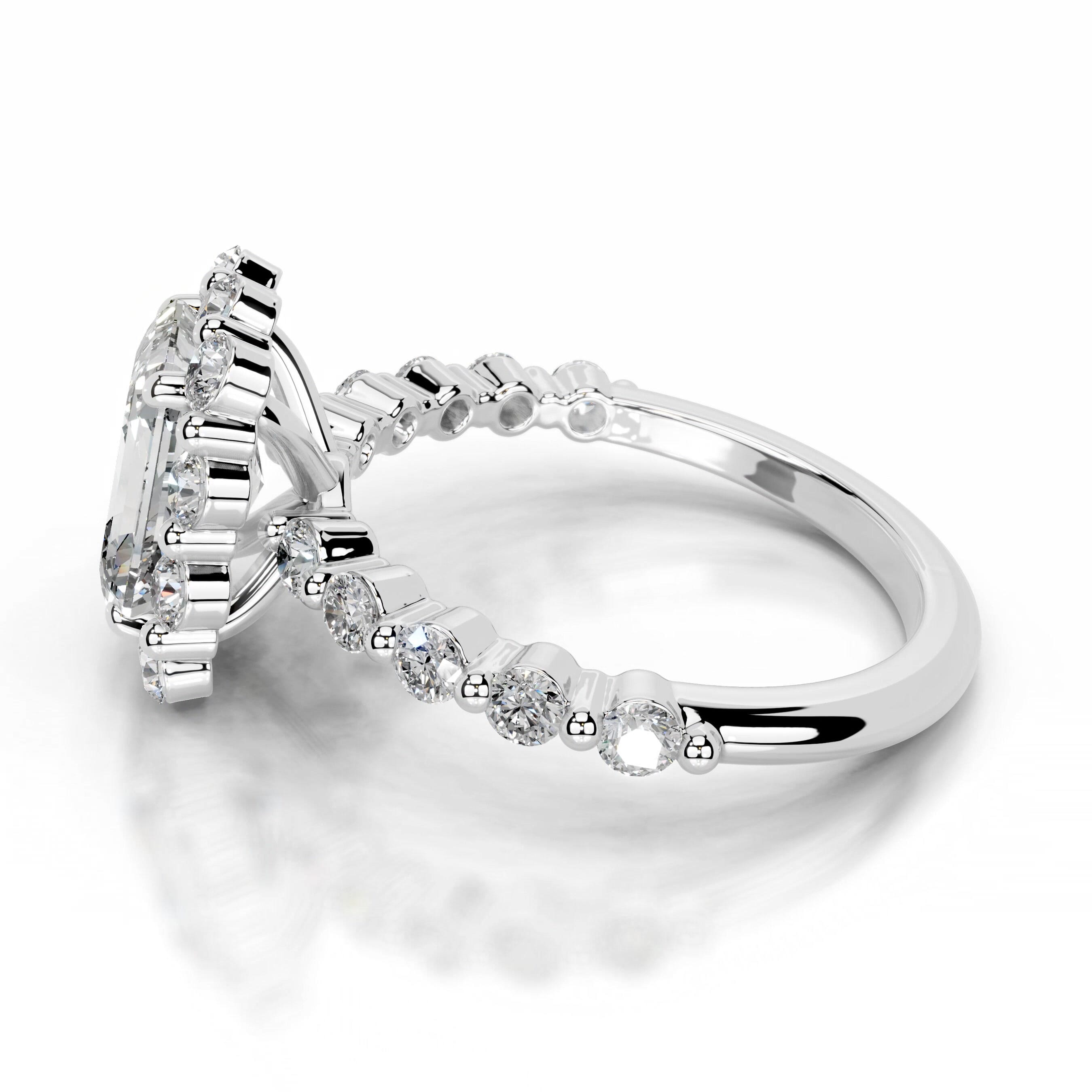 https://bestbrillianceorigin.sirv.com/VIDEOS/Engagement%20Ring/LG99788-2W-WD-W-H-00202/LG99788-2W-WD-W-H-00202.spin