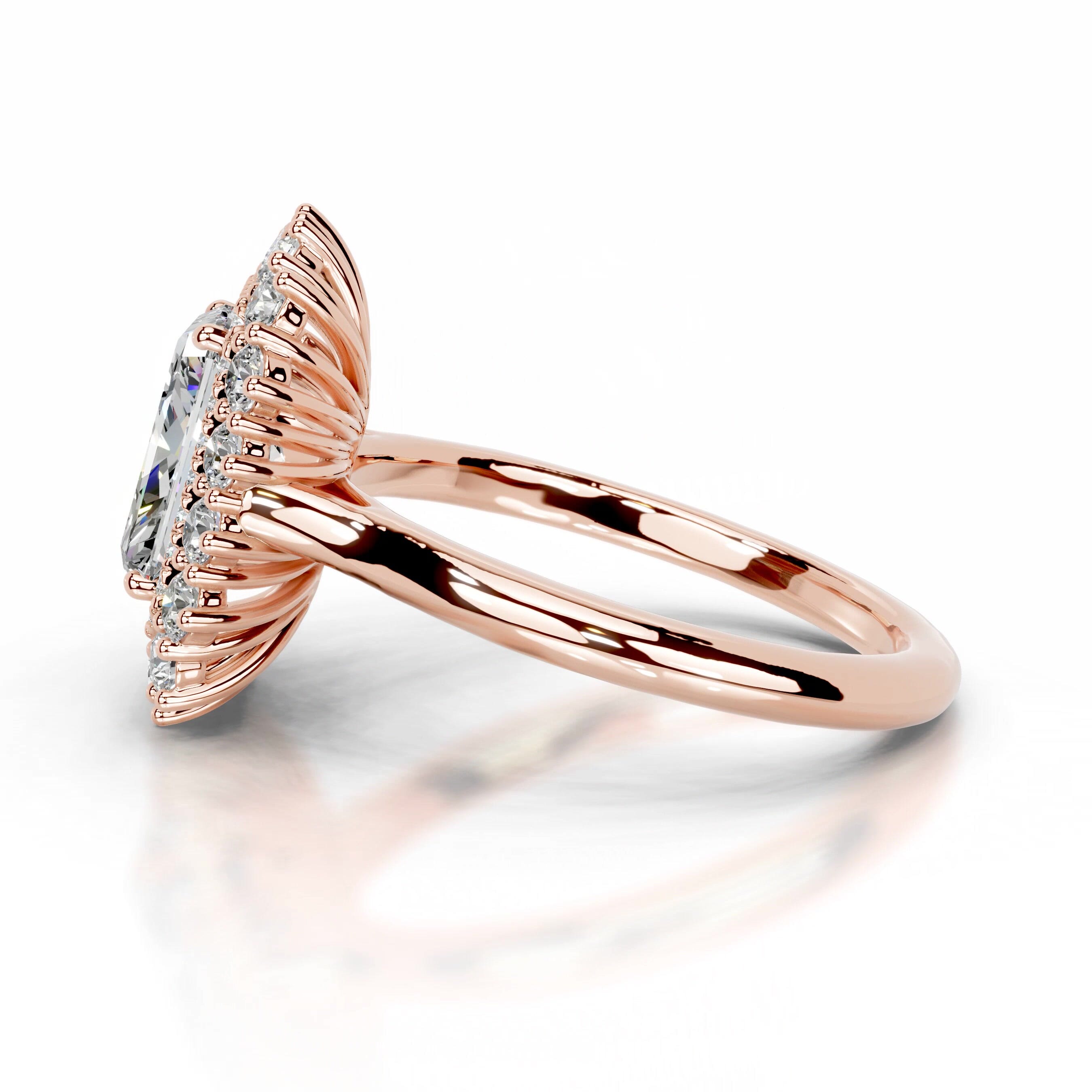 https://bestbrillianceorigin.sirv.com/VIDEOS/Engagement%20Ring/M99842-2R-M-R-H-00002/M99842-2R-M-R-H-00002.spin