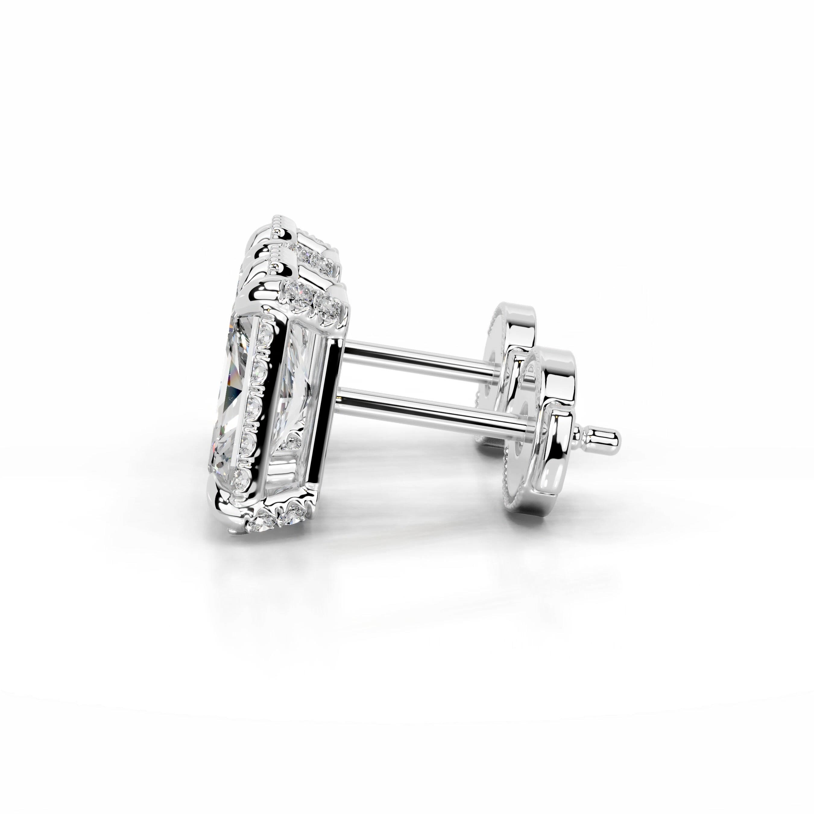 https://bestbrillianceorigin.sirv.com/VIDEOS/Engagement%20Ring/J91357-1W-WD-00002/J91357-1W-WD-00002.spin