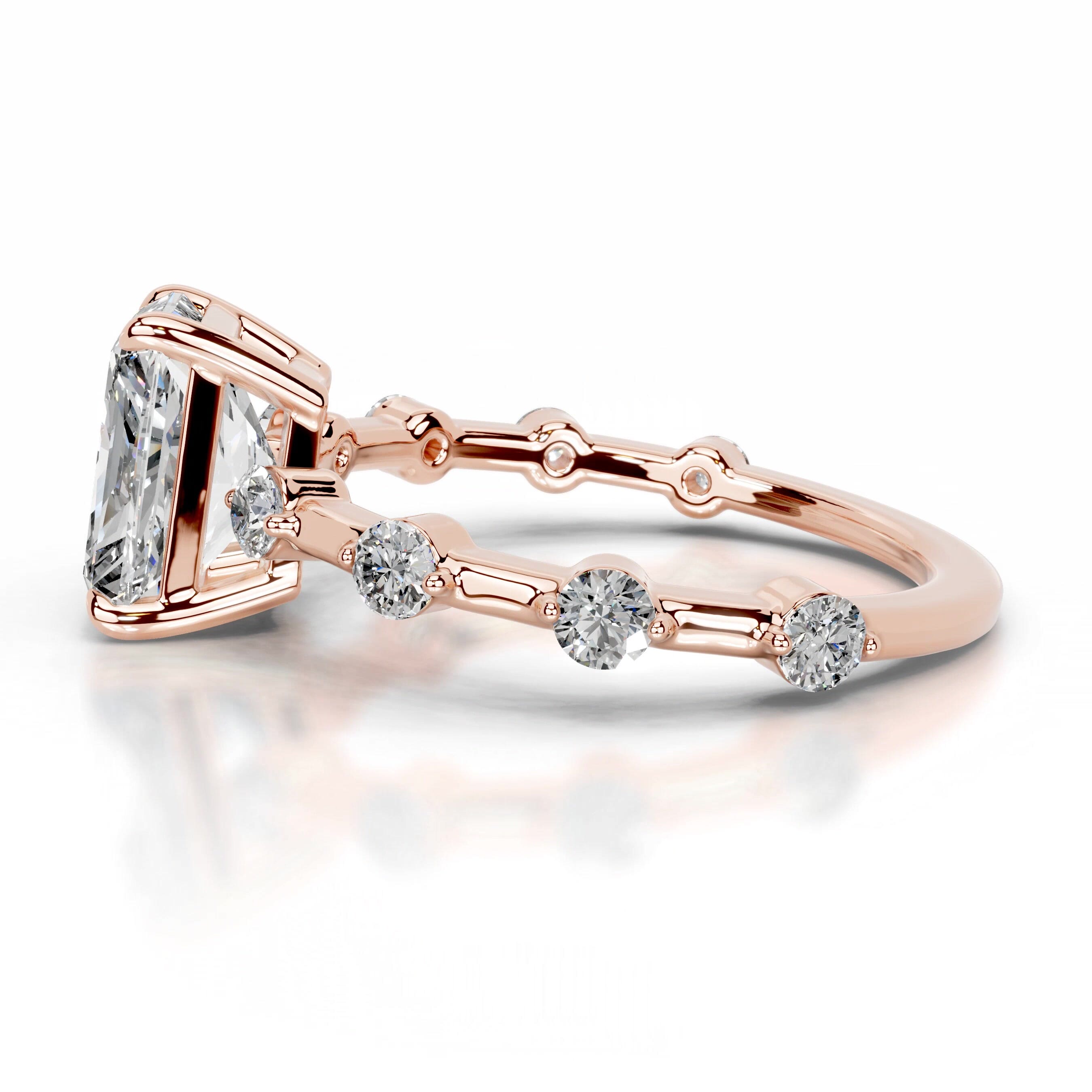 https://bestbrillianceorigin.sirv.com/VIDEOS/Engagement%20Ring/J99621-2R-WD-R-H-00002/J99621-2R-WD-R-H-00002.spin