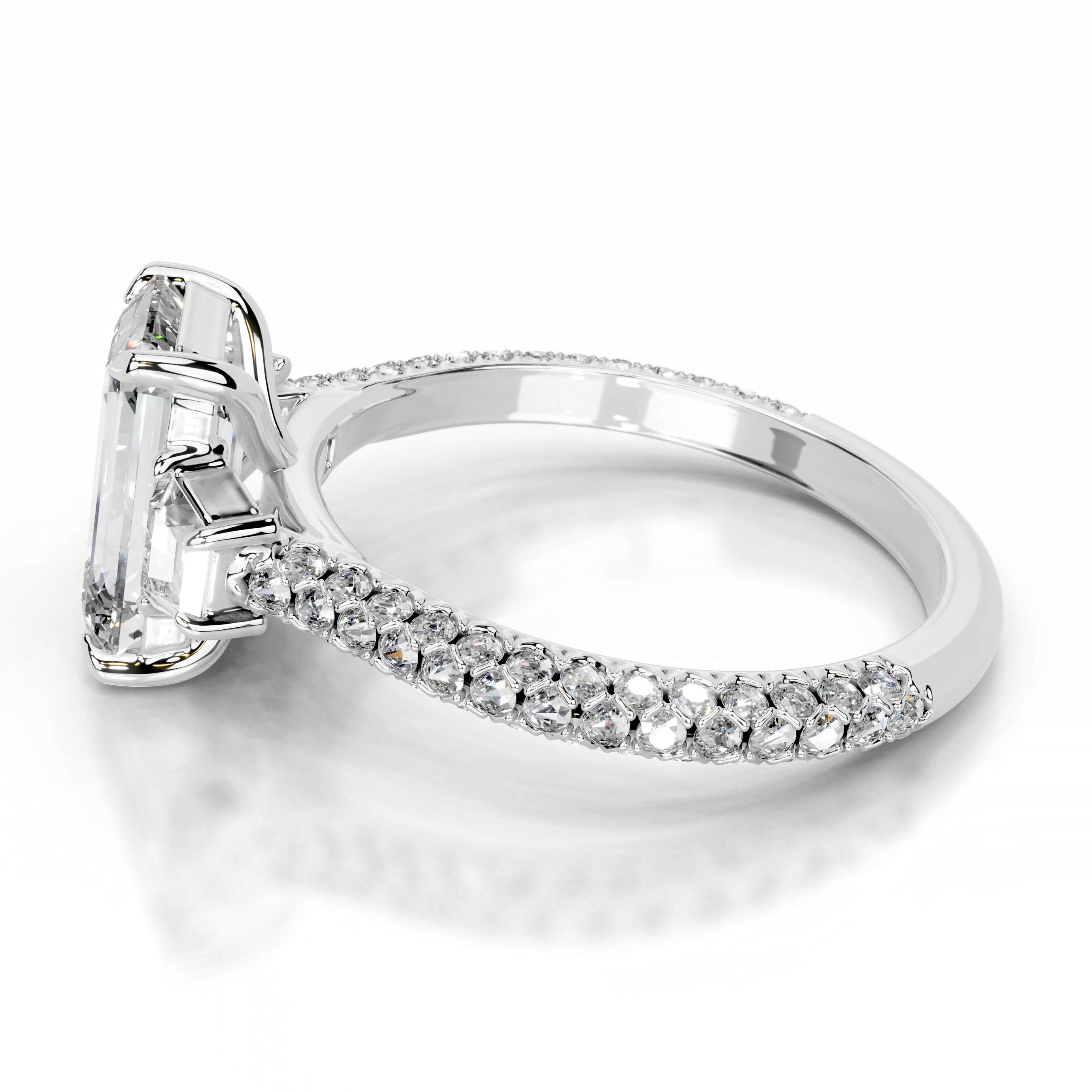 https://bestbrillianceorigin.sirv.com/VIDEOS/Engagement%20Ring/LG99850-2W-WD-W-H-00202/LG99850-2W-WD-W-H-00202.spin