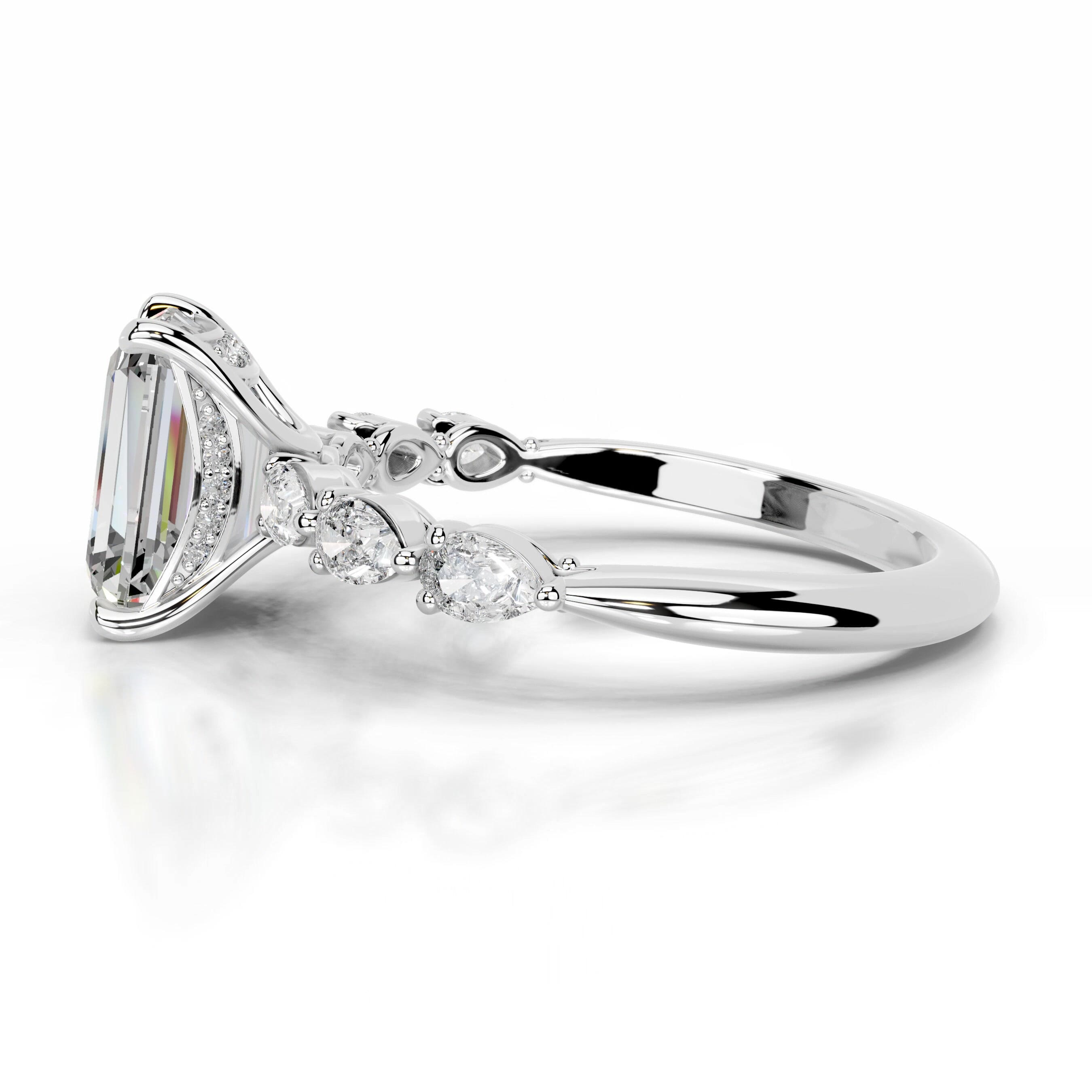 https://bestbrillianceorigin.sirv.com/VIDEOS/Engagement%20Ring/M99807-2W-M-W-H-00002/M99807-2W-M-W-H-00002.spin