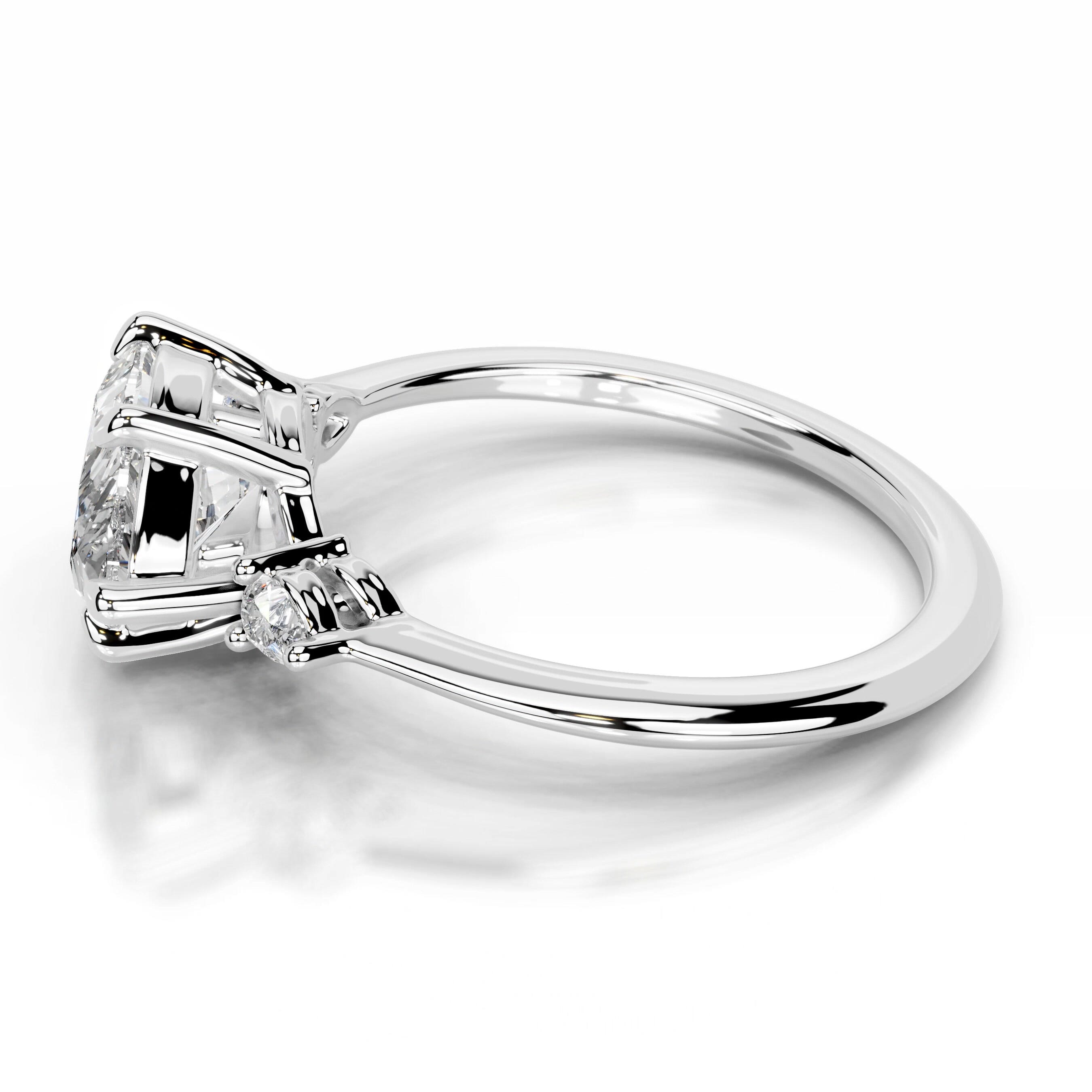 https://bestbrillianceorigin.sirv.com/VIDEOS/Engagement%20Ring/LG99861-2W-WD-W-H-00202/LG99861-2W-WD-W-H-00202.spin