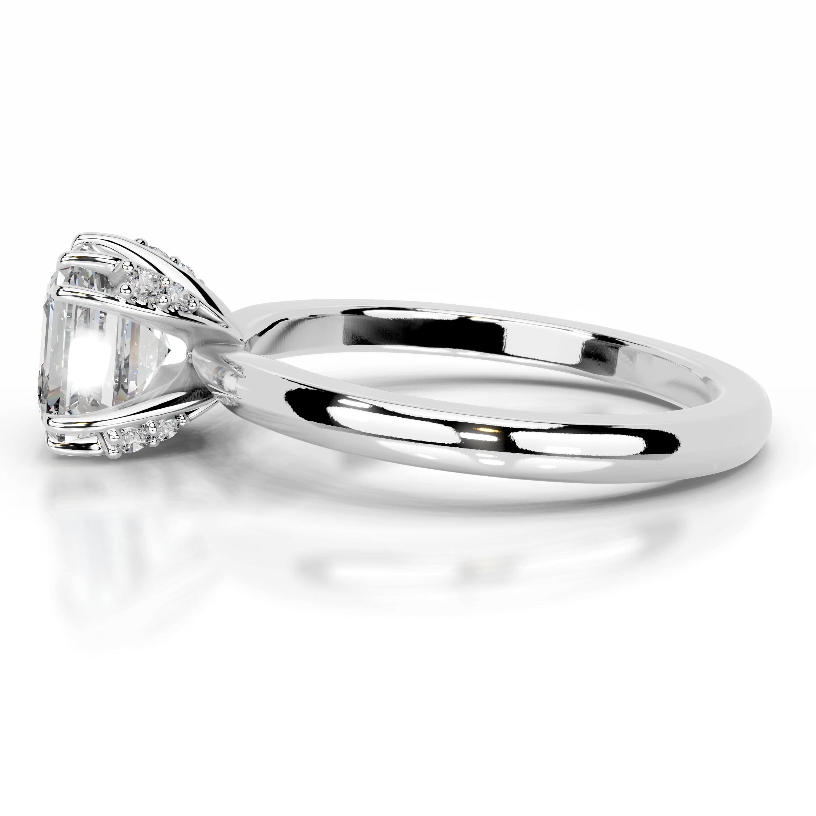 https://bestbrillianceorigin.sirv.com/VIDEOS/Engagement%20Ring/J99801-2Metal_0_1_1-WD-W-H-00002/J99801-2Metal_0_1_1-WD-W-H-00002.spin