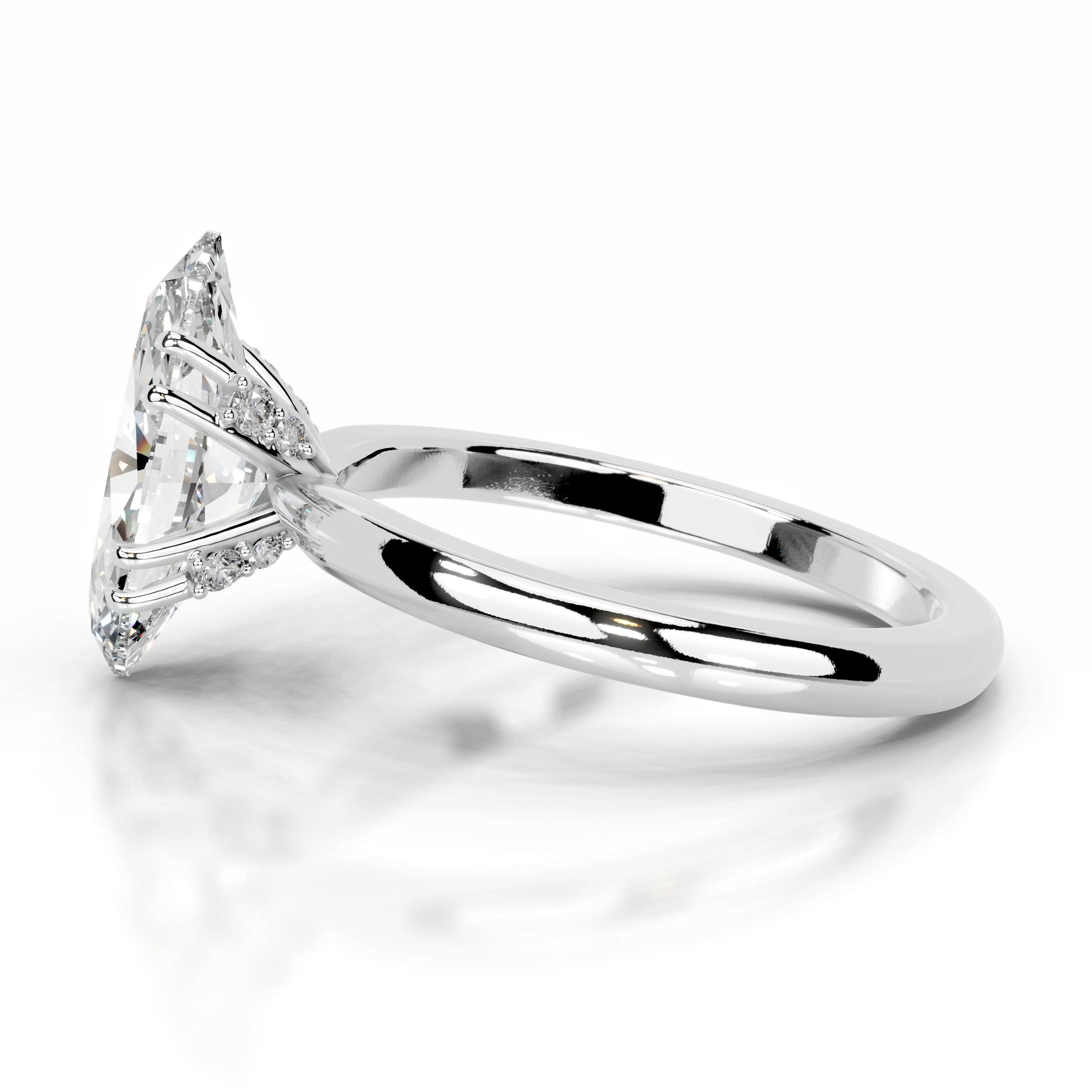 https://bestbrillianceorigin.sirv.com/VIDEOS/Engagement%20Ring/J99811-2Metal_0_1_1-WD-W-H-00002/J99811-2Metal_0_1_1-WD-W-H-00002.spin