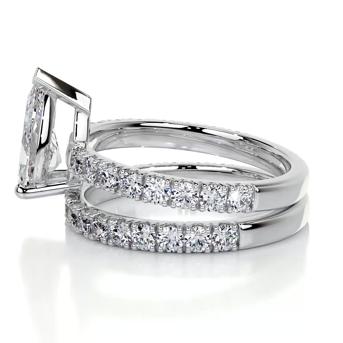 https://bestbrillianceorigin.sirv.com/VIDEOS/Engagement%20Ring/J99201PSW15/J99201PSW15.spin