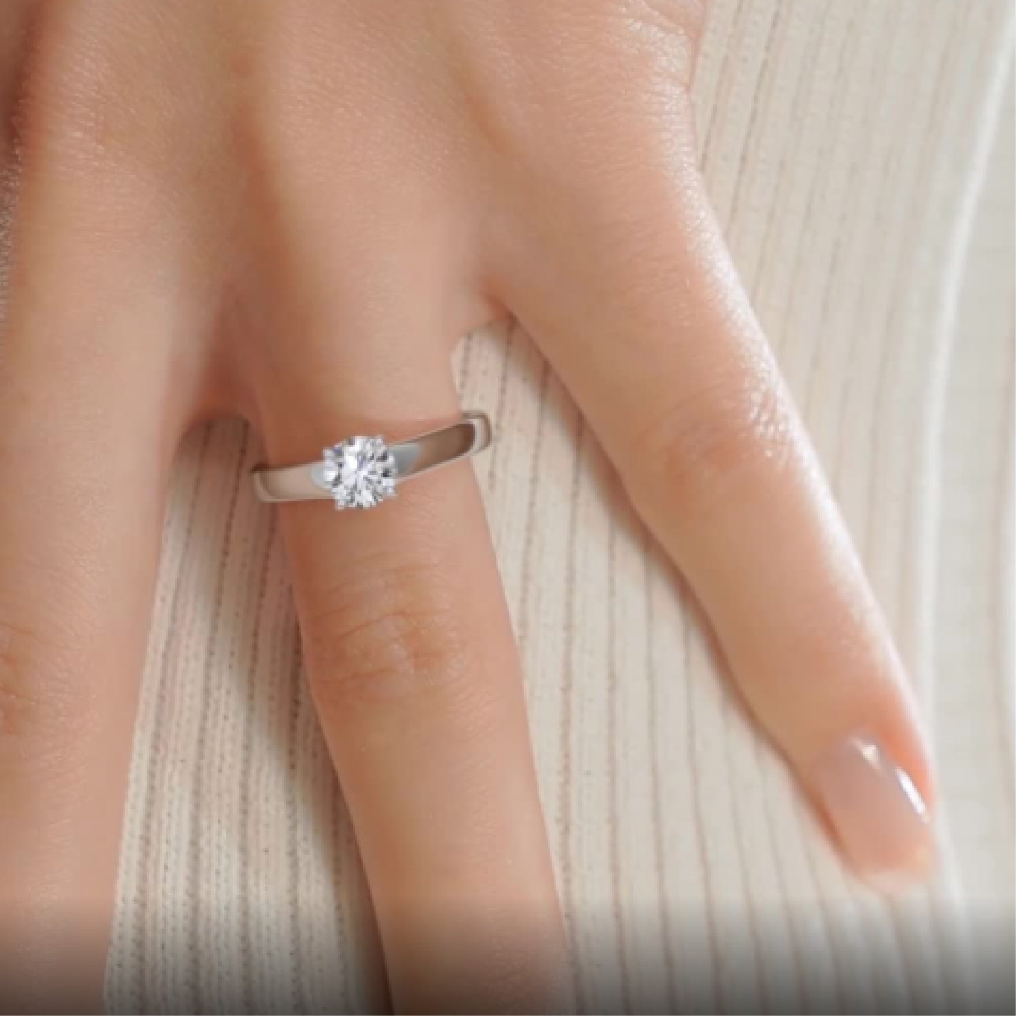 https://bestbrillianceorigin.sirv.com/VIDEOS/Engagement%20Ring/J99405RDW08H.mp4