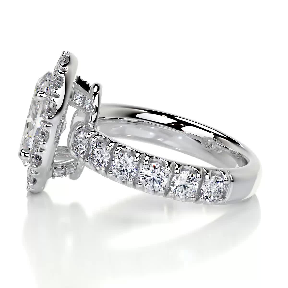 https://bestbrillianceorigin.sirv.com/VIDEOS/Engagement%20Ring/J99450OVW2/J99450OVW2.spin