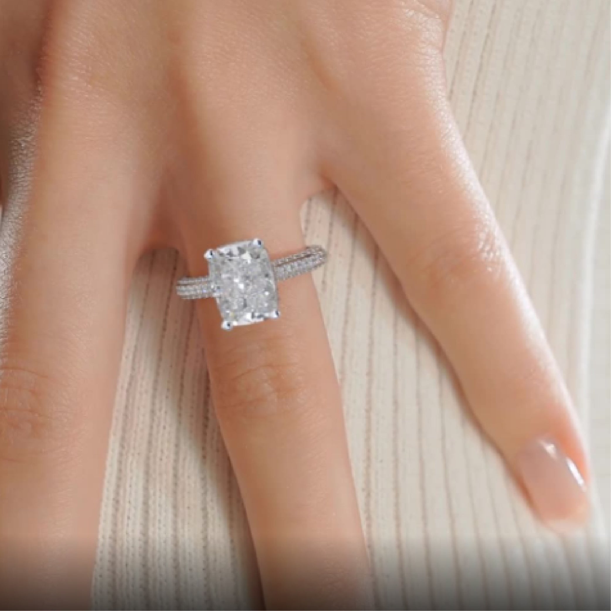 https://bestbrillianceorigin.sirv.com/VIDEOS/Engagement%20Ring/J99459RADW3H.mp4