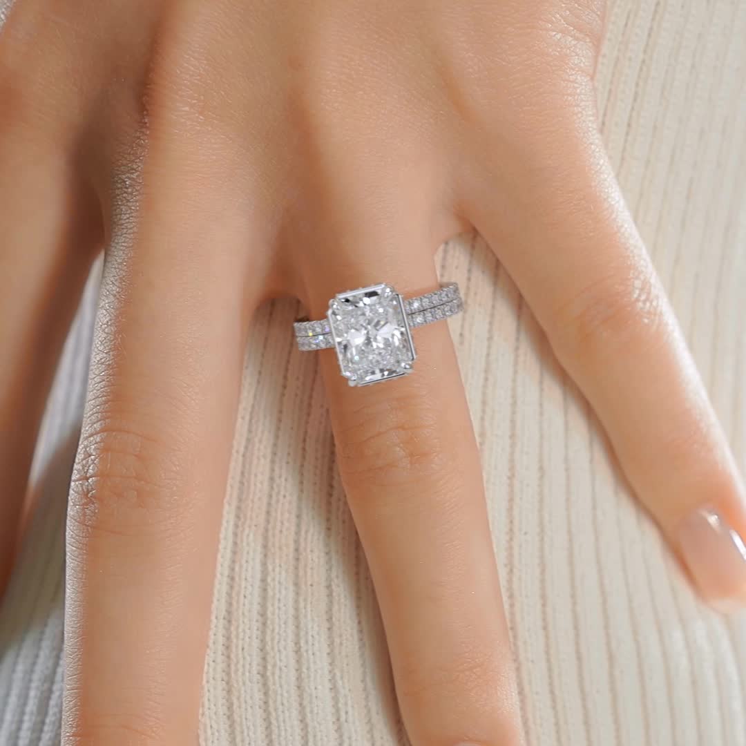 https://bestbrillianceorigin.sirv.com/VIDEOS/Engagement%20Ring/J99486RADW2H.mp4