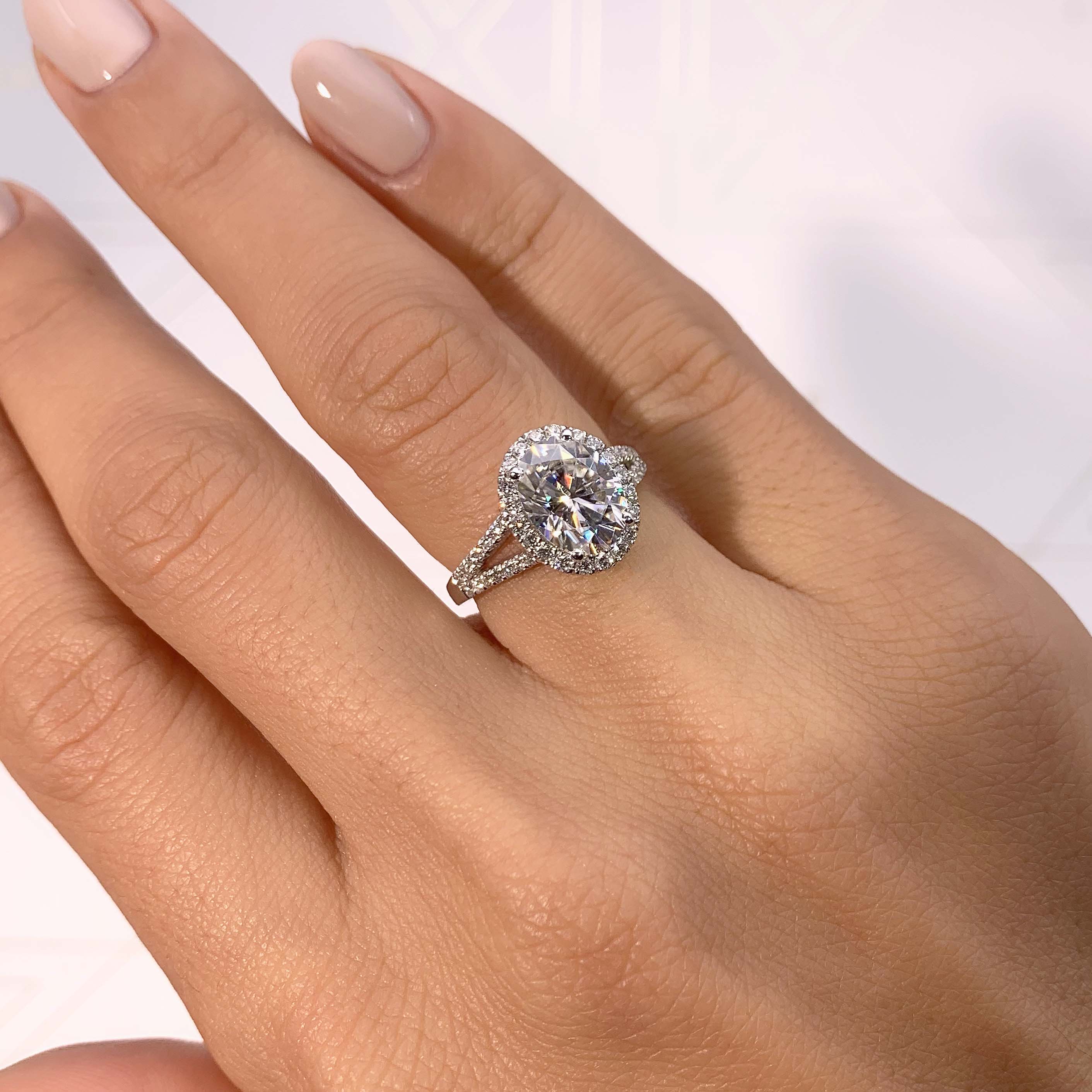 https://bestbrillianceorigin.sirv.com/VIDEOS/Engagement%20Ring/M10109OVW2_005.mp4