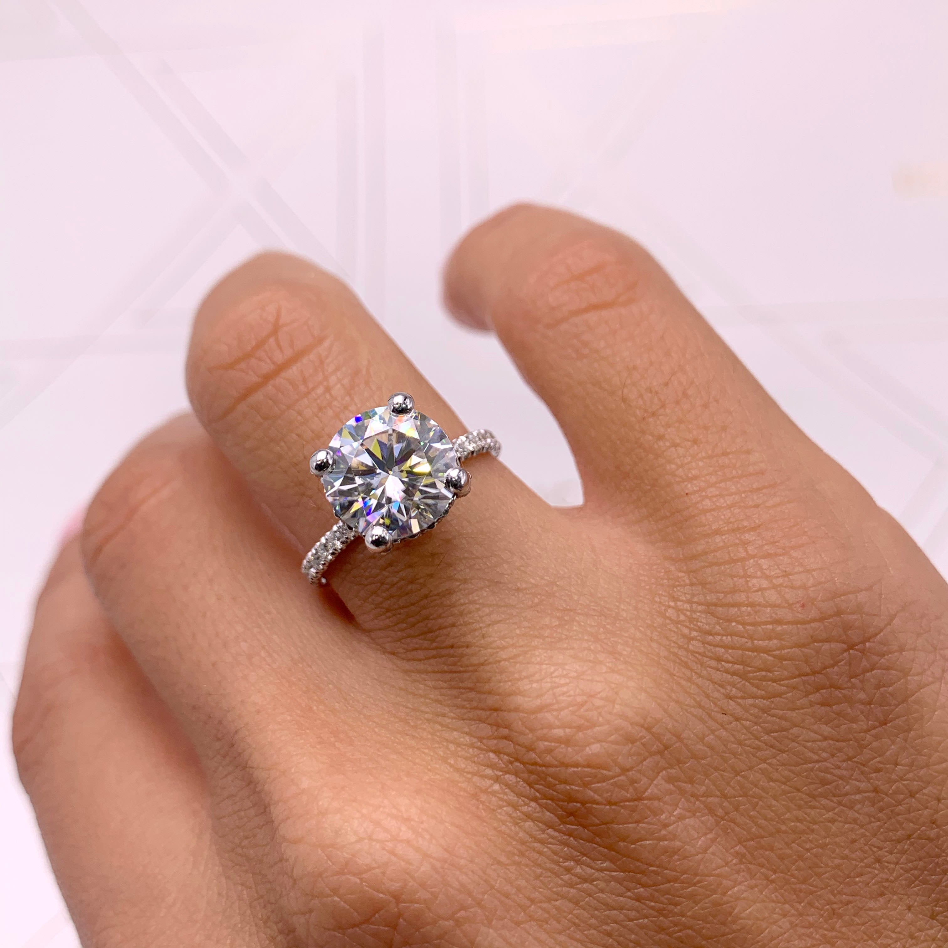 https://bestbrillianceorigin.sirv.com/VIDEOS/Engagement%20Ring/M10113RDW3_005.mp4
