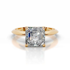 Evie Moissanite Ring - 18K Yellow Gold