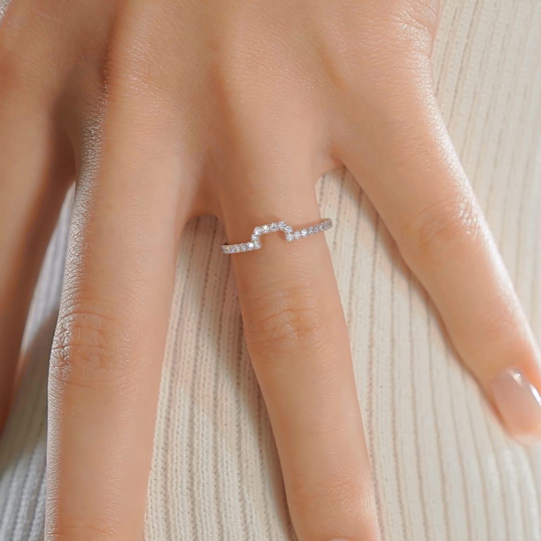 https://bestbrillianceorigin.sirv.com/VIDEOS/Engagement%20Ring/W1904RH.mp4