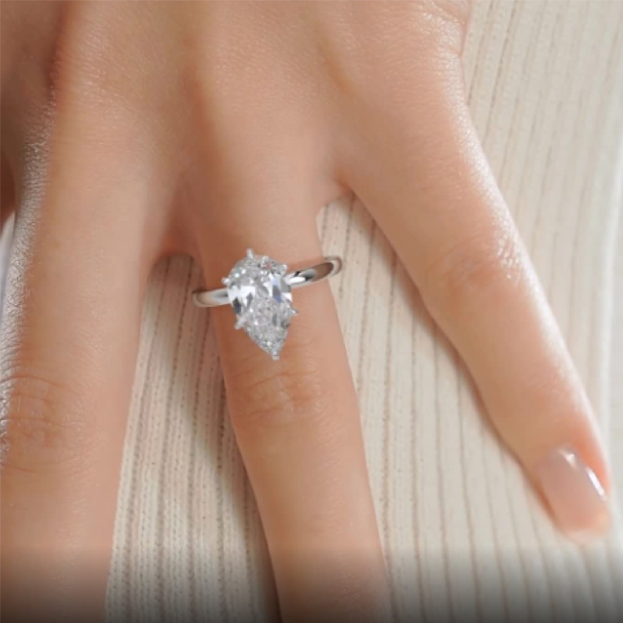 https://bestbrillianceorigin.sirv.com/VIDEOS/Engagement%20Ring/J99151PSW5H.mp4