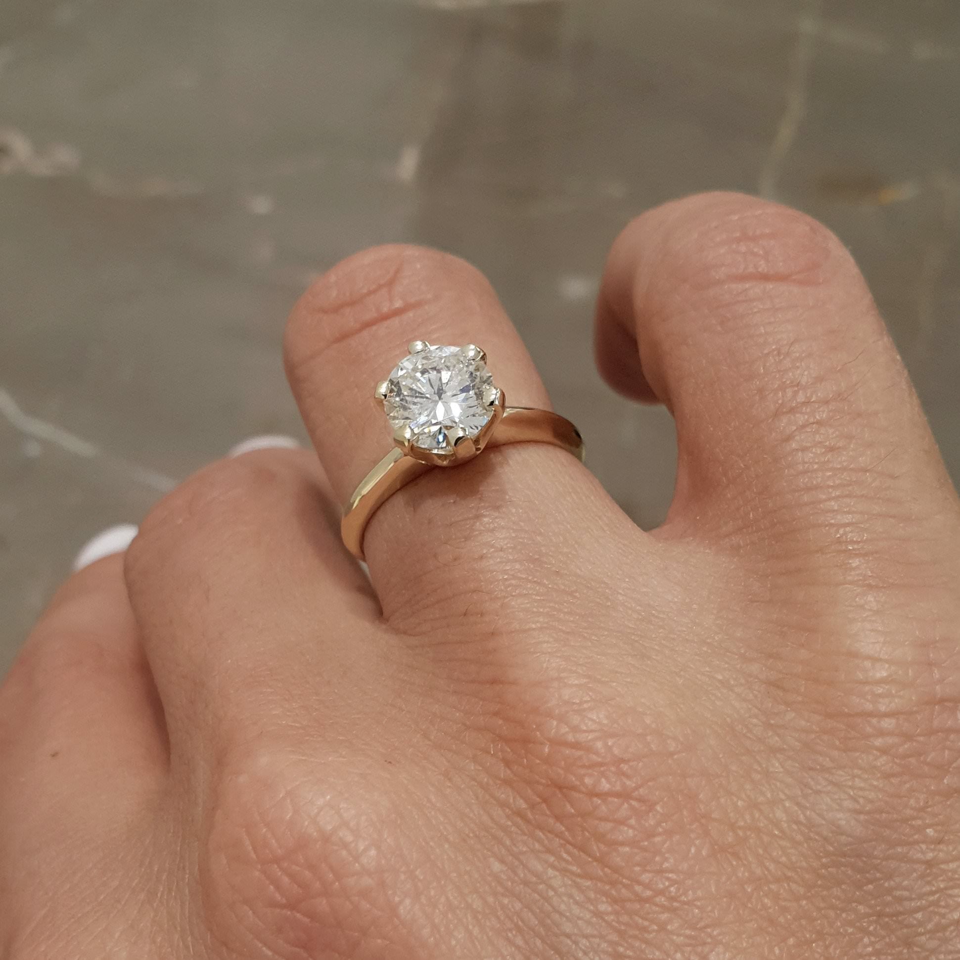 1.25 Carat Diamond Round Cut Engagement Ring