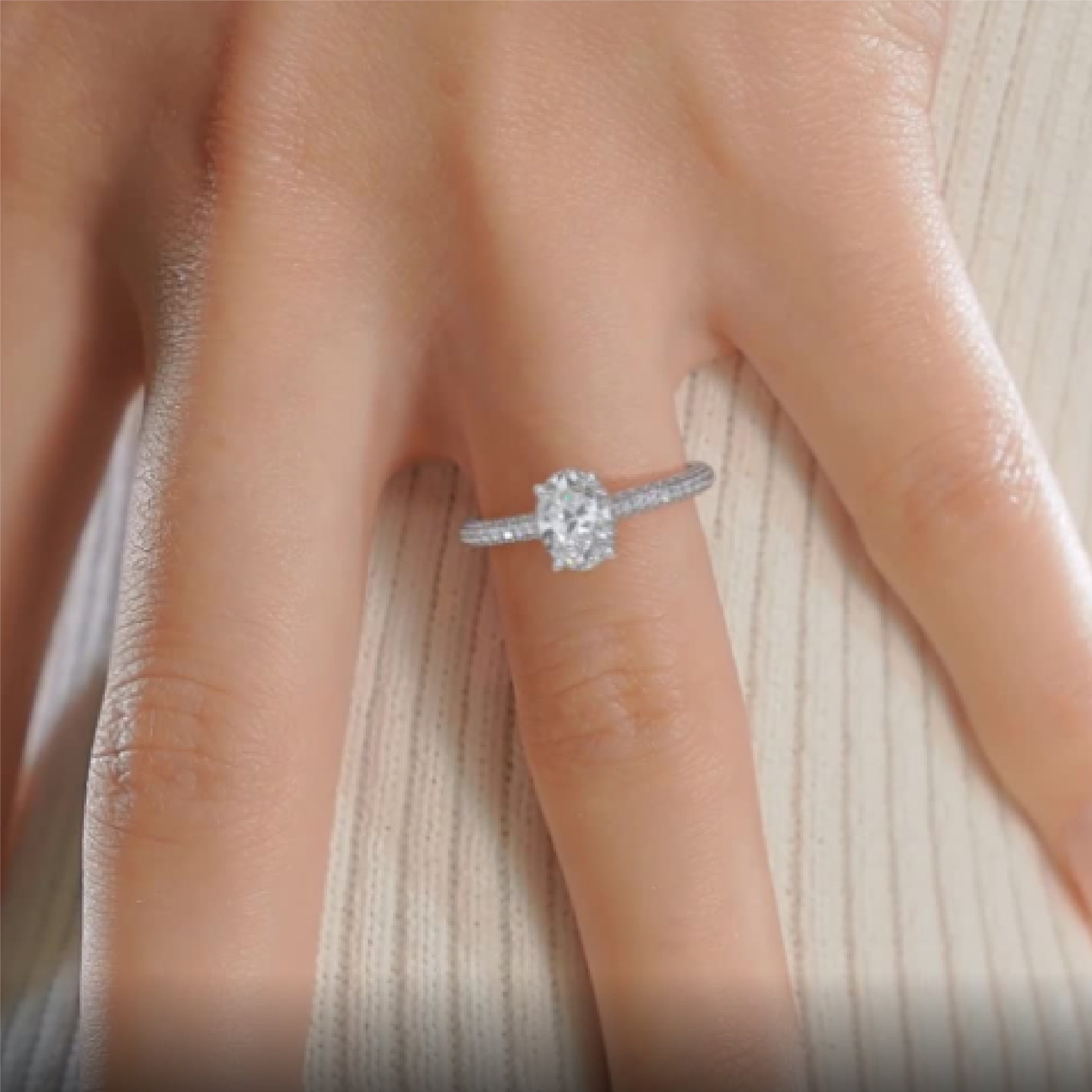 https://bestbrillianceorigin.sirv.com/VIDEOS/Engagement%20Ring/J99245OVW12H.mp4