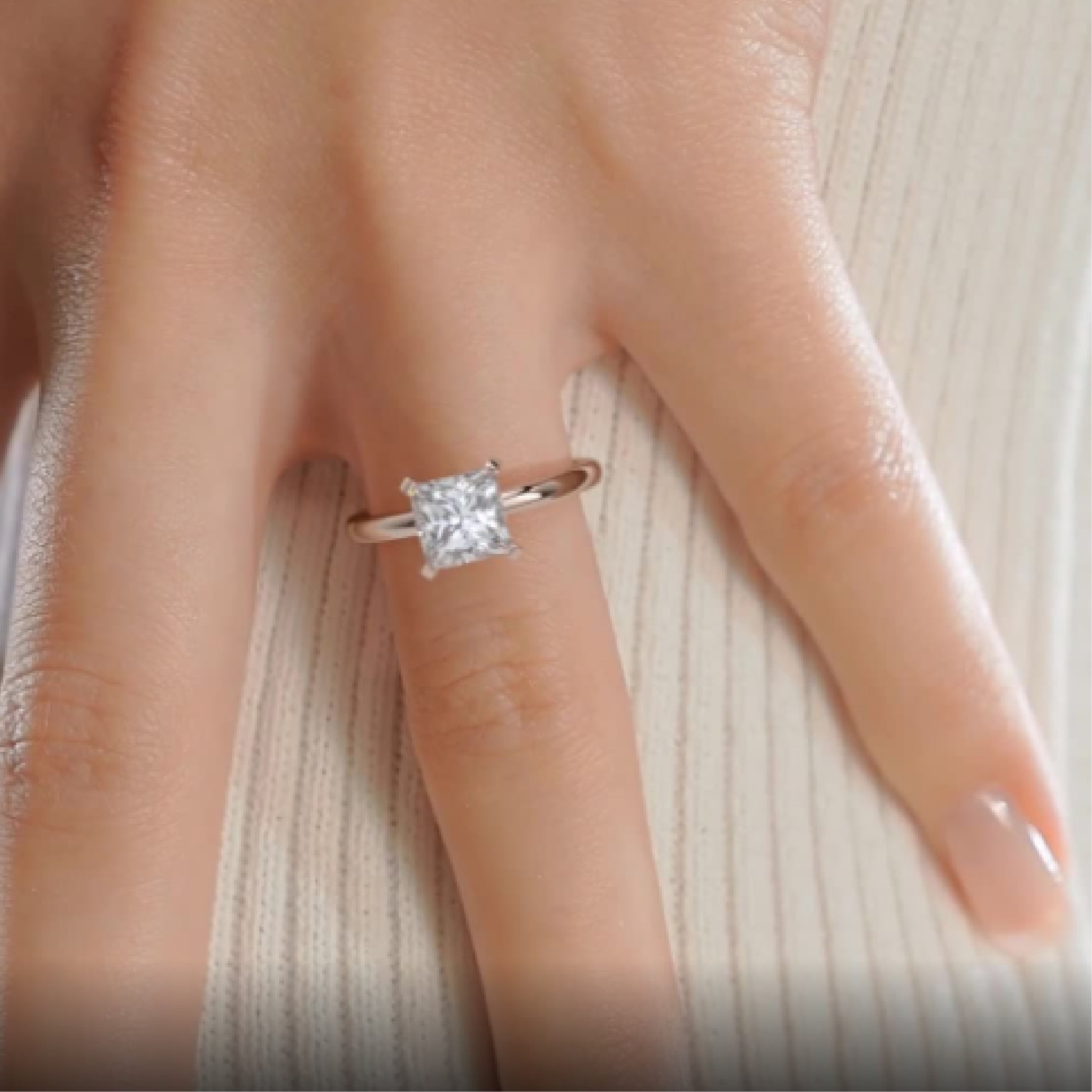 https://bestbrillianceorigin.sirv.com/VIDEOS/Engagement%20Ring/J99261PRR2H.mp4
