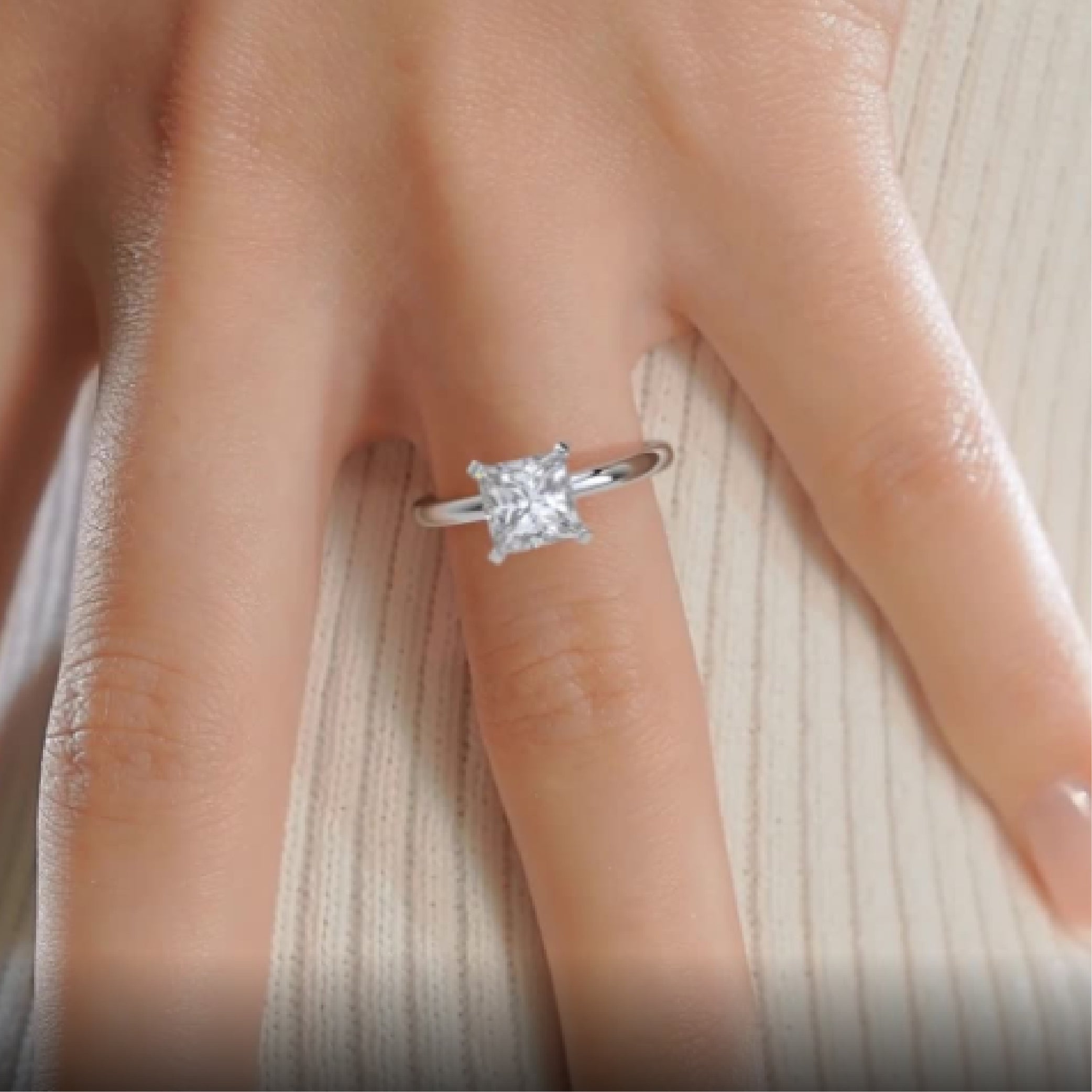 https://bestbrillianceorigin.sirv.com/VIDEOS/Engagement%20Ring/J99261PRW2H.mp4