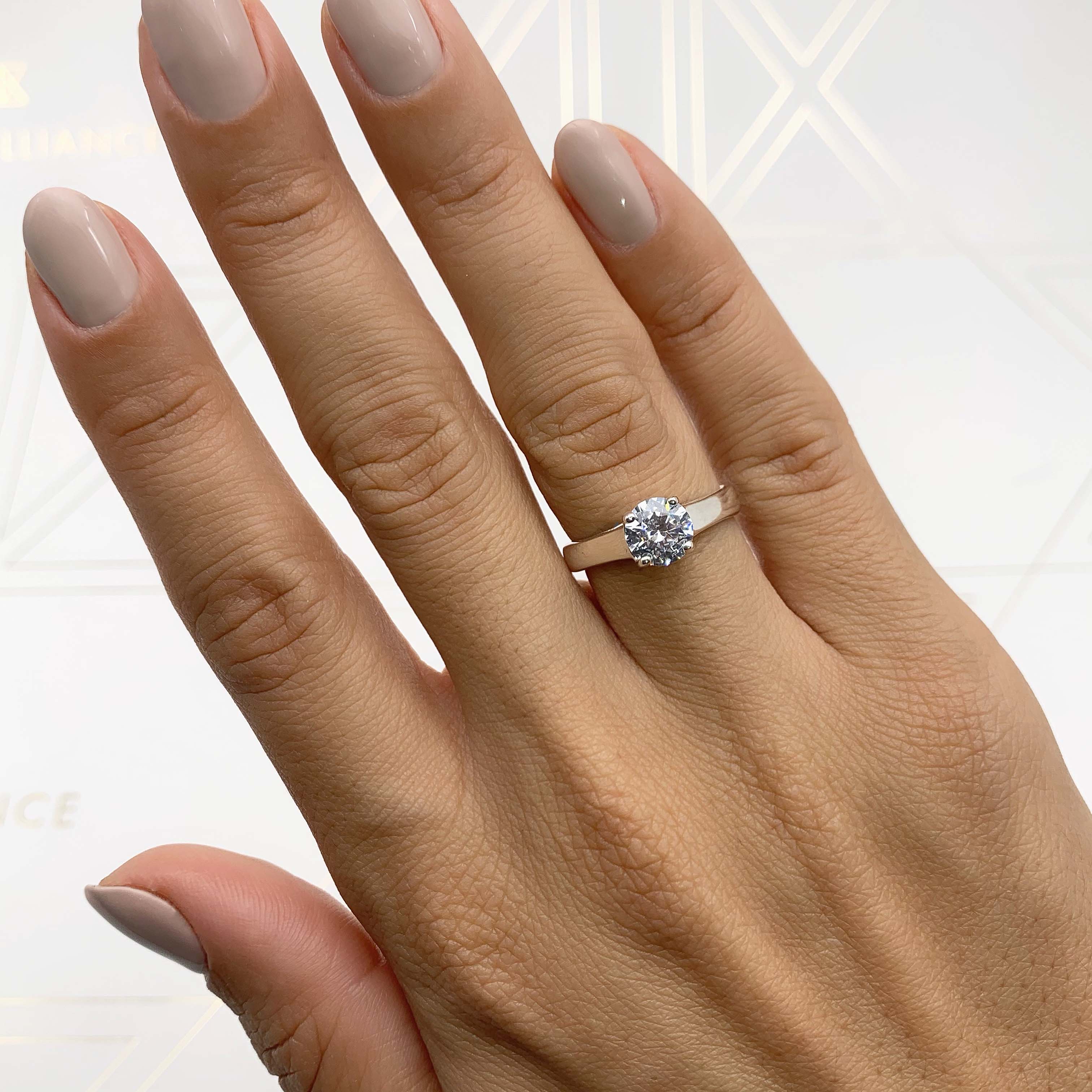 https://bestbrillianceorigin.sirv.com/VIDEOS/Engagement%20Ring/J99326RDW1_005.mp4