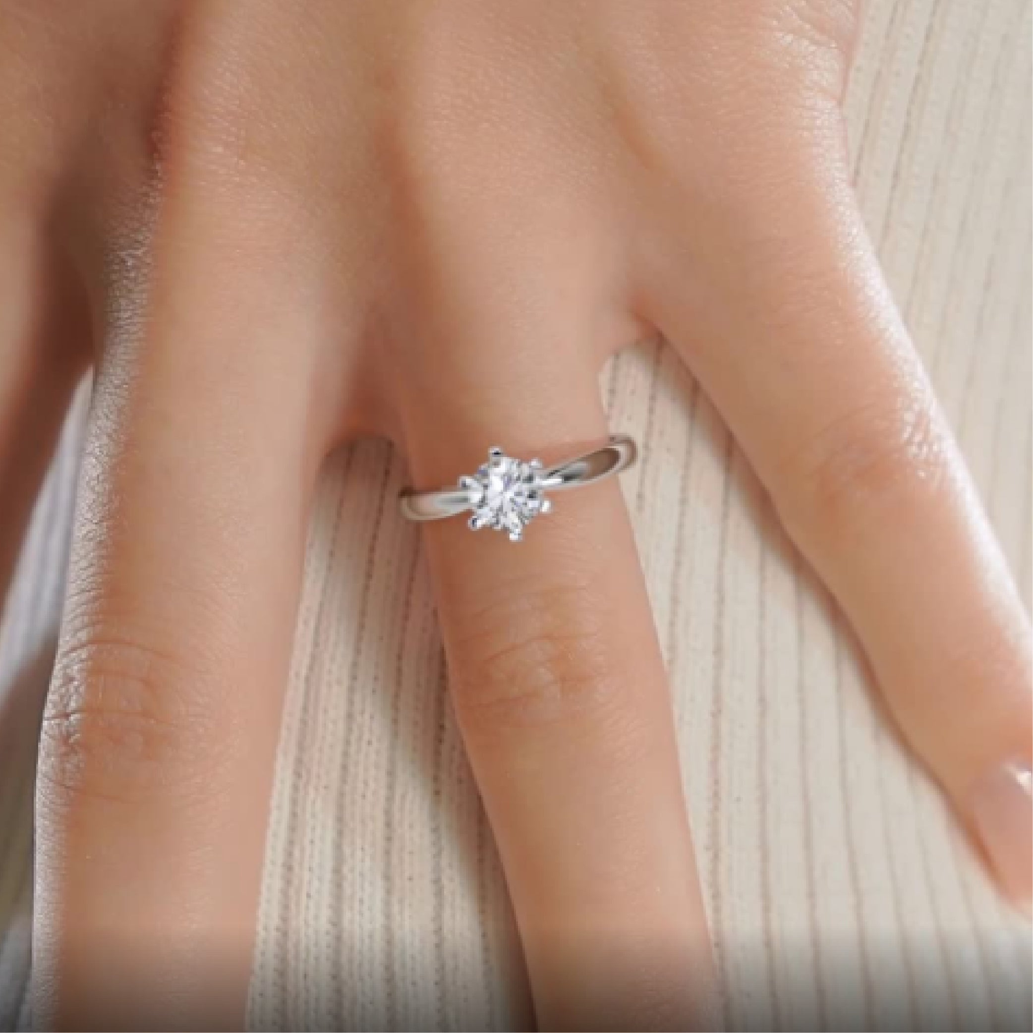 https://bestbrillianceorigin.sirv.com/VIDEOS/Engagement%20Ring/J99400RDW075H.mp4