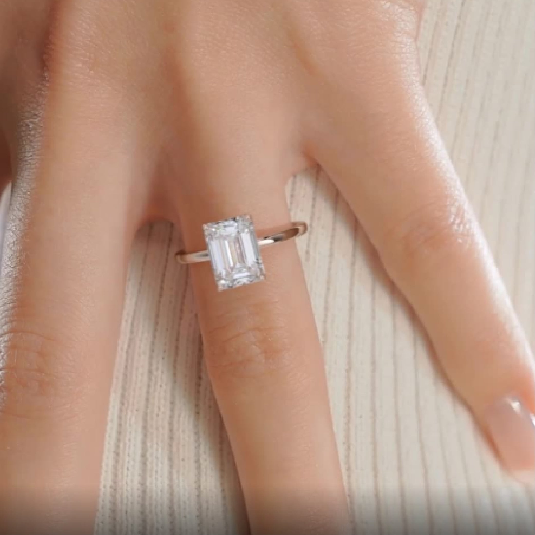 https://bestbrillianceorigin.sirv.com/VIDEOS/Engagement%20Ring/J99408EMR3H.mp4