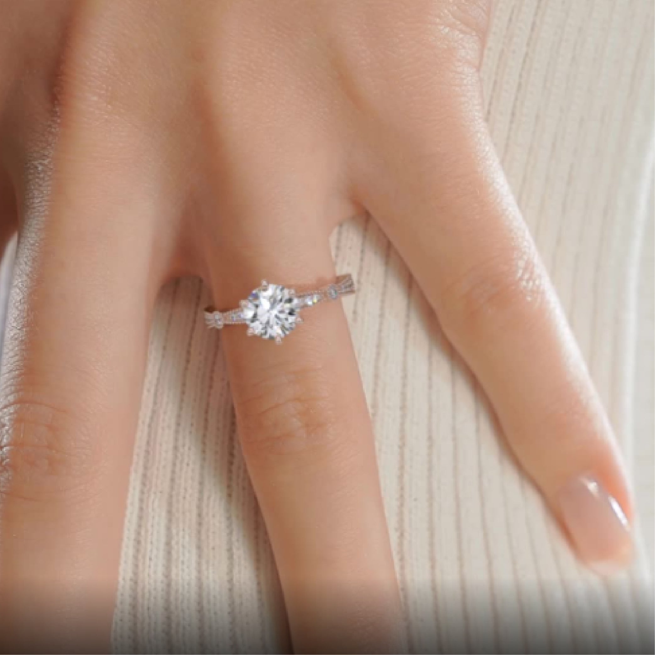 https://bestbrillianceorigin.sirv.com/VIDEOS/Engagement%20Ring/J99411RDR15H.mp4