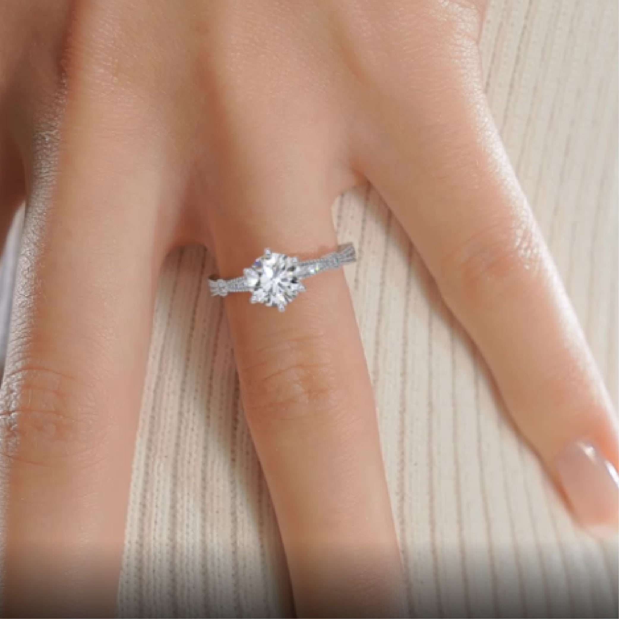 https://bestbrillianceorigin.sirv.com/VIDEOS/Engagement%20Ring/J99411RDW15H.mp4