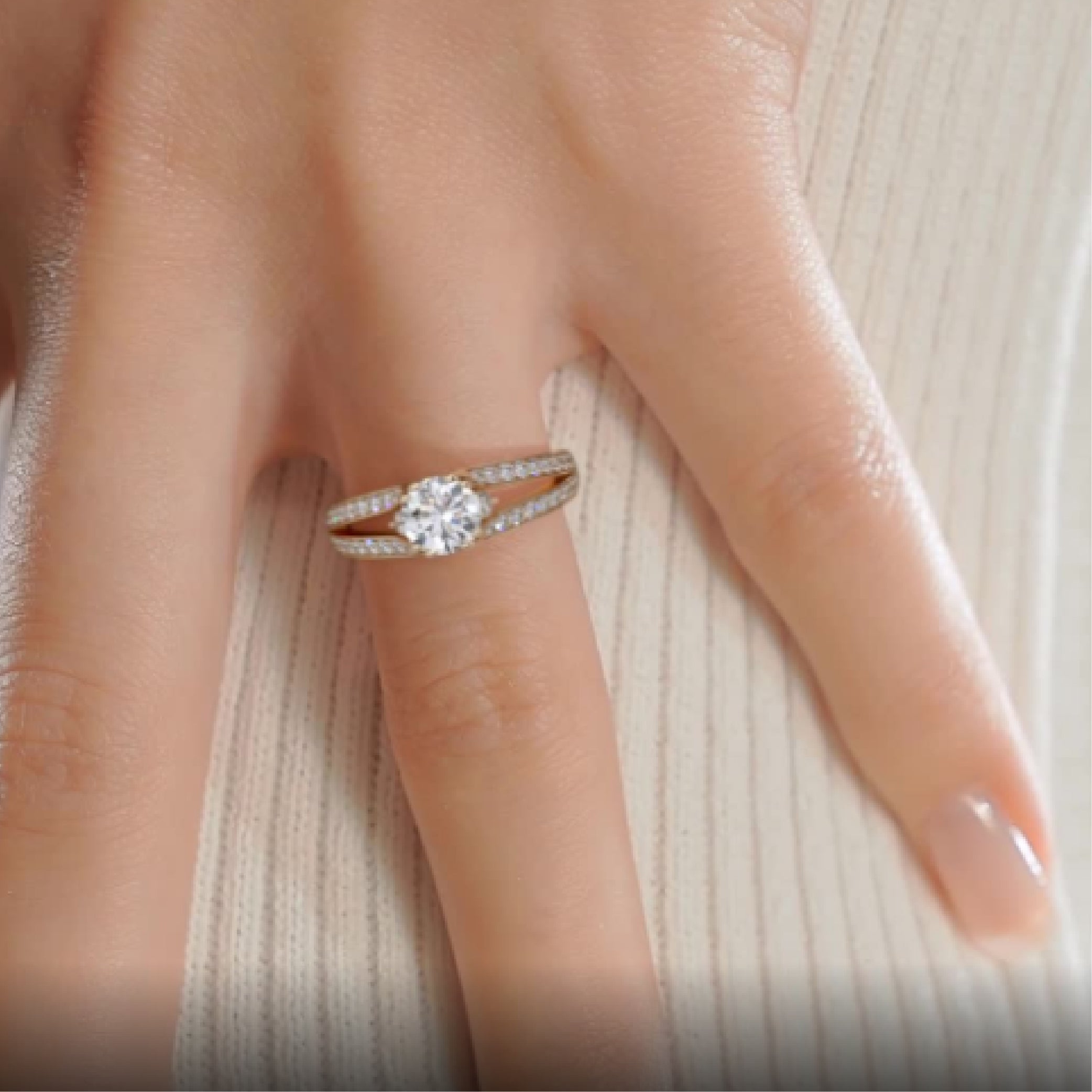 https://bestbrillianceorigin.sirv.com/VIDEOS/Engagement%20Ring/J99416RDY1H.mp4