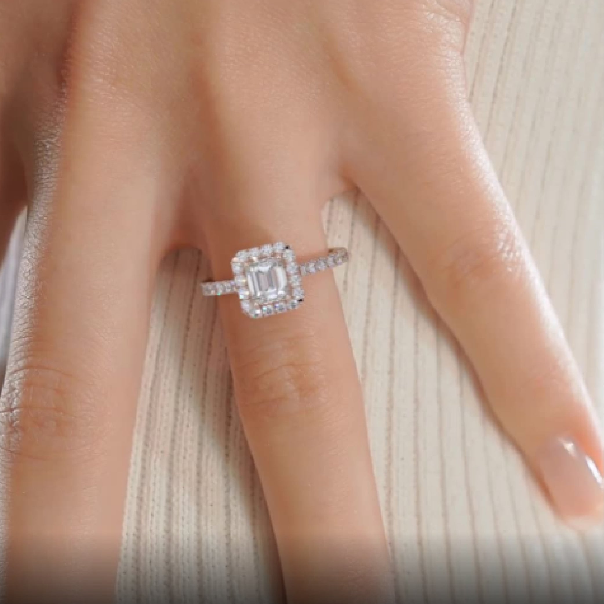 https://bestbrillianceorigin.sirv.com/VIDEOS/Engagement%20Ring/J99443EMR1H.mp4