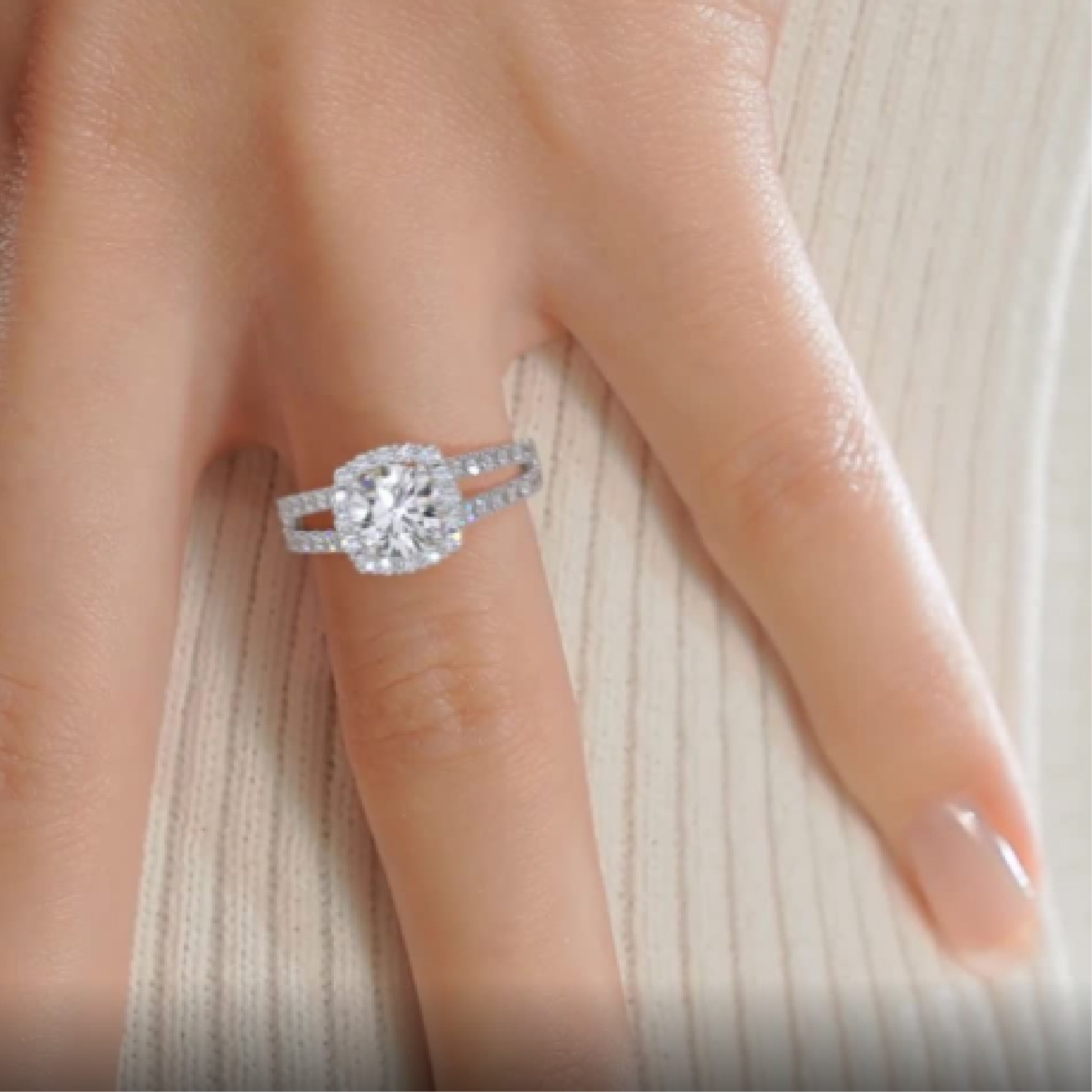 https://bestbrillianceorigin.sirv.com/VIDEOS/Engagement%20Ring/J99452RDW2H.mp4