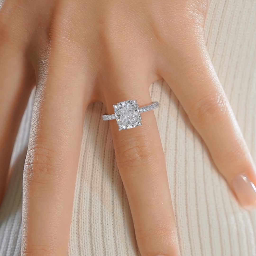 https://bestbrillianceorigin.sirv.com/VIDEOS/Engagement%20Ring/J99473CUW2H.mp4