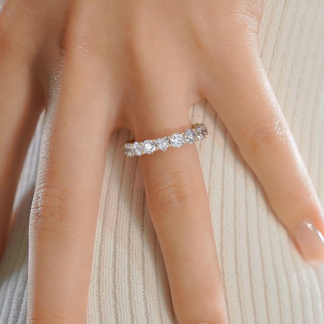 https://bestbrillianceorigin.sirv.com/VIDEOS/Engagement%20Ring/J99617HSYH.mp4