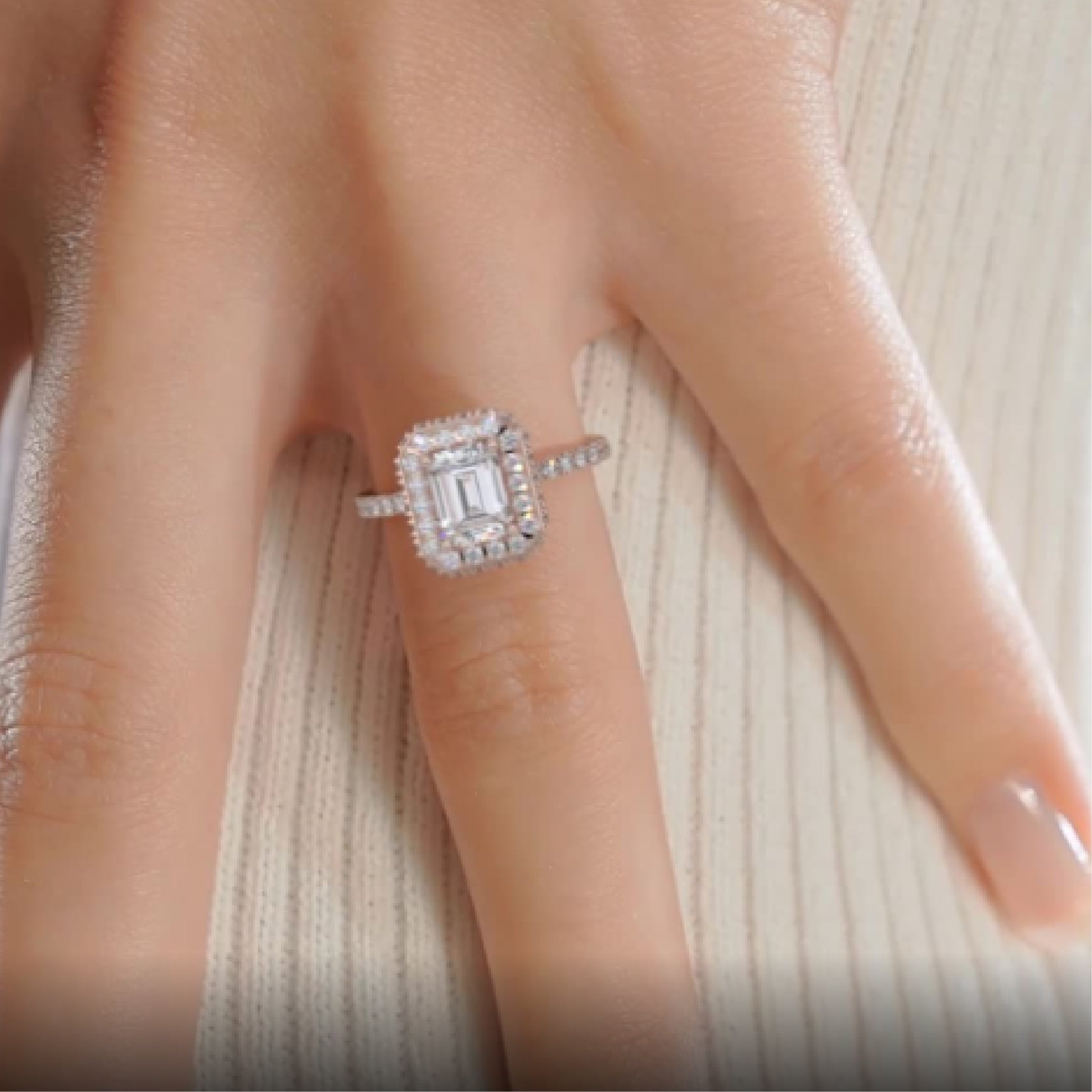 https://bestbrillianceorigin.sirv.com/VIDEOS/Engagement%20Ring/M10101RADR18H.mp4